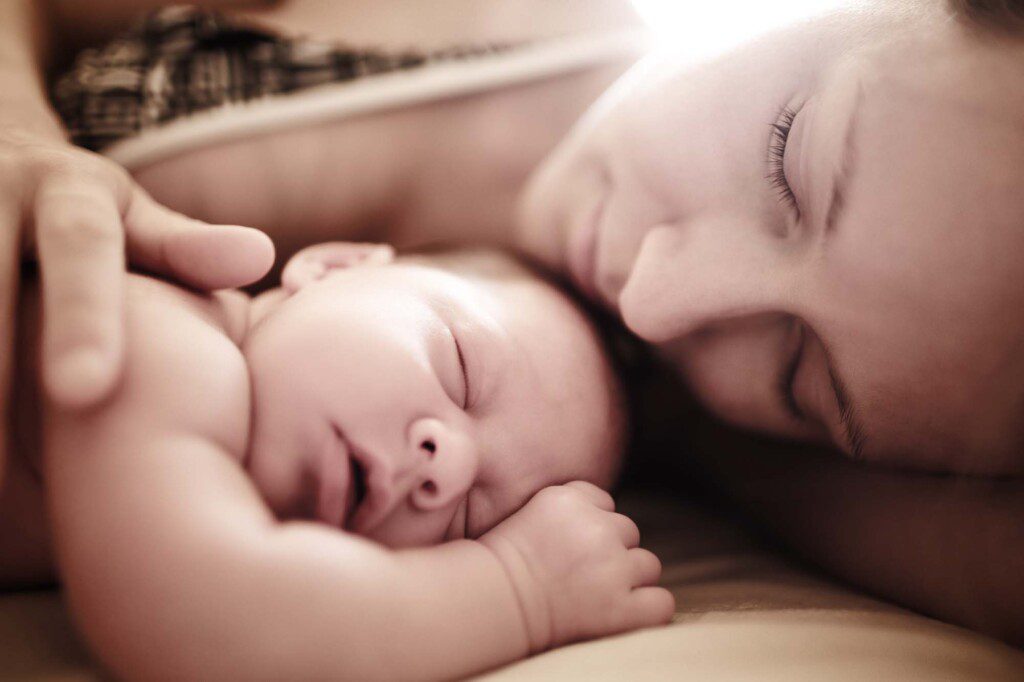 mère avec son bébé
